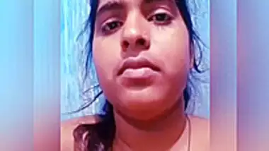 Sexy Bengali Hottie Rajni Showing Her Pussy Juice