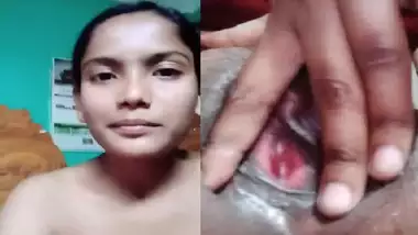 Indian girl nude selfie showing pink pussy
