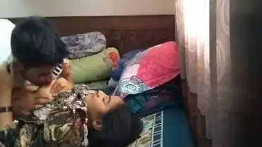 Newly engaged guy enjoys amateur sex with his innocent GF