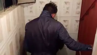 Desi drunk couple fuck in toilet after party