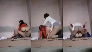 Desi nude girl gets fuck in the broken house by her lover