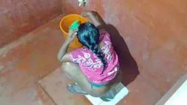 Desi aunty pee spy video