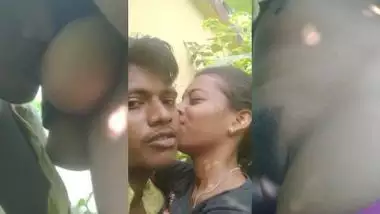 South Indian couple’s outdoor sex MMS from the bush