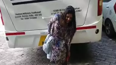 Tamil lady removes her salwar and panties outdoors