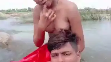 Desi village couple outdoor bath