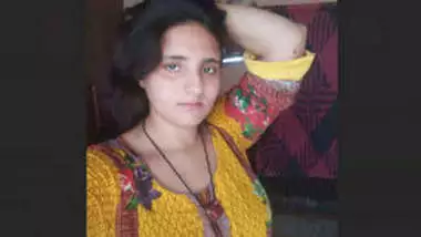 Sexy Paki Girl Showing Pussy