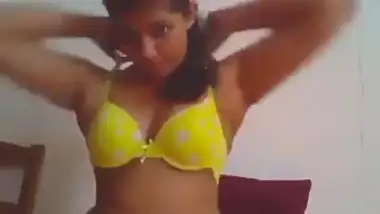 Lankan GF Showing HEr Cute Hoot Boobs t LOver at night