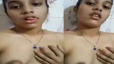 Horny New Delhi GF boobs show viral clip