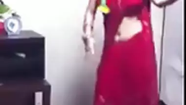 Dance in Saree - NON NUDE